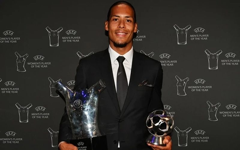 Virgil van Dijk, hậu vệ xuất sắc nhất mùa giải